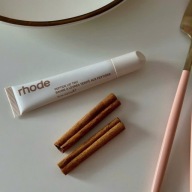 Rhod e cynamonowy błyszczyk Cinnamon Roll złote drobinki Orygin. limitowany