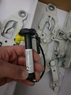 Zawiasy maski BMW F10 a300 a90 b90 naboje pirotech