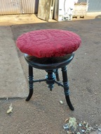 STOŁEK OBROTOWY DO PIANINA LUB FORTEPIANU