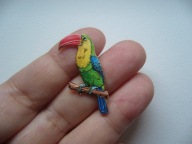 METALOWA EMALIOWANA PIN PRZYPINKA PTAK TUKAN