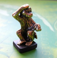 Mosiężna figurka kolekcjonerska - małpka