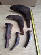 Stare kopyta i młotki szewskie.