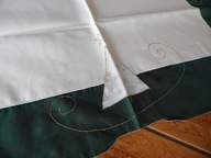 Obrus , zielony brzeg + haft na boże narodzenie