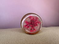 Regulowany pierścionek różowe kwiaty w oczku – biżuteria handmade,