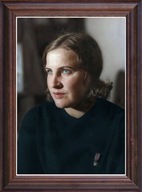 Obraz Janina Kurkowska-Spychajowa portret w drewnianej ramie ze szkłem