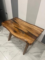 Stół dębowy z żywicy epoksydowej