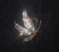 broszka motyl wysadzany cekinami