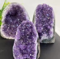 NATURALNA GEODA AMETYST 400-500 G DUŻA FIOLET KRYSZTAŁ SZCZOTKA