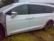 CHRYSLER PACIFICA 2016 - DRZWI PRZEDNIE TYLNE LEWE BOK CZĘŚCI KOL. PW7