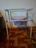 Składane krzesło toaletowe dla osób niepełnosprawnych i seniorów