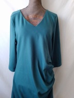 Sukienka szmaragdowo zielona z dekoltem V i marszczeniami - L/XL