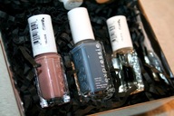 ZESTAW PREZENTOWY E S S I E MIX LAKIERÓW DO PAZNOKCI 3 SZTUKI - NOWY