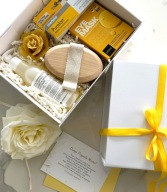 prezent dla kobiety w ciąży przyszłej mamy baby shower box prezentowy