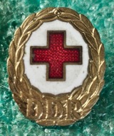 ODZNAKA CZERWONY KRZYŻ NIEMCY EX-DDR WERSJA ZŁOTA