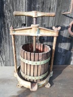 Stara żeliwna prasa do owoców Cieszyńskie wytwórnie sprzętu gospodarnego