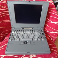 Stary laptop Retro TS38