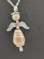 Aniołek z krzemienia pasiastego handmade – naszyjnik 45+5 cm – pudełko