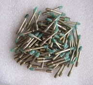 KOŁKI GWOŹDZIE DO BETONU I STALI Z GWINTEM M6-10-30 I NASADKĄ PROWADZĄCĄ