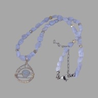 Naszyjnik z niebieskiego Chalcedonu ze srebrnym wisiorkiem p.925