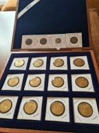 Stare Monety Srebrne i zestaw Trojaków w drewnianym pudełku