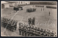 428N ŻOŁNIERZE WEHRMACHT PLAC APELOWY PRZYSIĘGA KARABIN FLAGA NIEMCY RZESZA