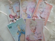 Zawieszki -bileciki Maria Antonina i ciastka