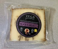 Dojrzewający Ser Owczy z Czarnym Czosnkiem Vega Gourmet Hiszpania 200 g