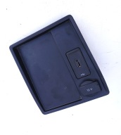 VW CADDY III LIFT GNIAZDO PORT ZŁĄCZE USB ZAPALNICZKI 2K5863284P