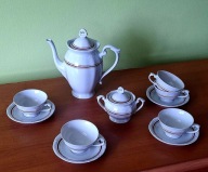 Porcelana Stołowa Wałbrzych - komplet kawowy z czerwonym paseczkiem