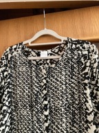 BLUZKA IN WEAR 38(M) BIAŁO-CZARNA V STÓJKA STÓJKA