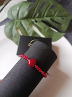 Czerwona bransoletka z serduszkiem