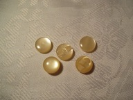 GUZIKI KREMOWE, WYPUKŁE O ODC. PERŁOWYM - 5 SZT.