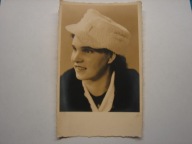 Dziewczyna w czapce - stare zdjęcie z 1944 / Władzia