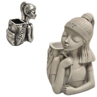 OSŁONKA DONICZKA DEKORACYJNA DZIEWCZYNA Z PLECAKIEM SPORT KWIATY