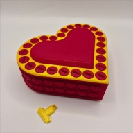 Skręcane pudełko w kształcie serca na prezent łamigłówka