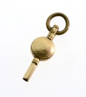 Drobny, złocony kluczyk do zegarka kieszonkowy, wiekowy.