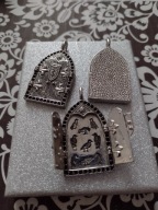 Wisior medalion otwierany srebro 925 Gotyckie okno z krukami cyrkonie