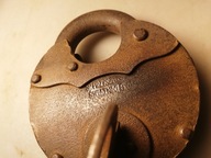 Stara kłódka SP Przyszłość Świątniki G w zestawie dwa klucze