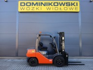 WÓZEK WIDŁOWY TOYOTA 02-8FDF30 2017R DIESEL TRIPLEX WYNAJEM SPRZEDAŻ SERWIS