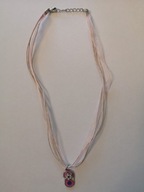 Różowy naszyjnik z klapkiem, regulowane zapięciem