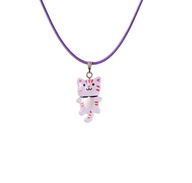 Wisiorek z fioletowym kotem, świeci w ciemnościach!