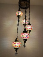 5 żyrandoli z mozaiki szklanej wykonanych z tureckich mozaik.