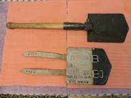 Saperka łopatka wojskowa niemiecka z kilofem nie używana 1969 rok