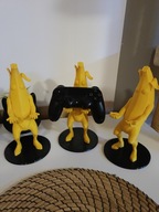 Podstawka / Stojak na pada PS5 / PS4 – figurka Banana Fortnite