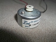 silniczek elektryczny M9T 5,9 Volt ~~ 30 mm x 25 mm