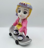 super dziewczyna na deskorolce COOL duże oczy 17cm