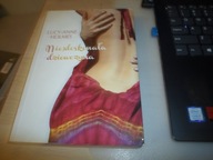 (Nie)doskonała dziewczyna. Lucy-Anne Holmes