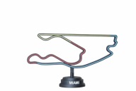 Tor F1 MIAMI statuetka – prezent dla fana Formuły 1