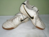 Nike Buty męskie sportowe JR NIKE TIEMPO NATURAL II IC r. 38