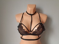 Śliczny biustonosz koronkowy czarny